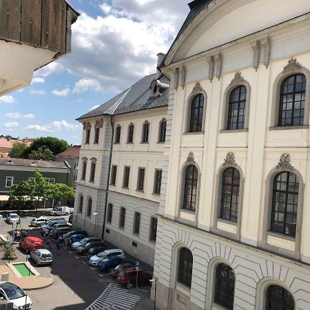 Palace - Belvarosi Apartman Эгер Экстерьер фото