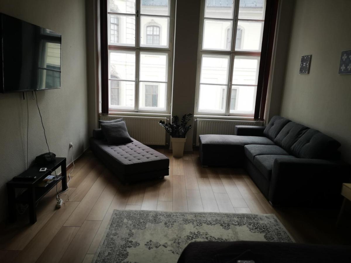 Palace - Belvarosi Apartman Эгер Экстерьер фото