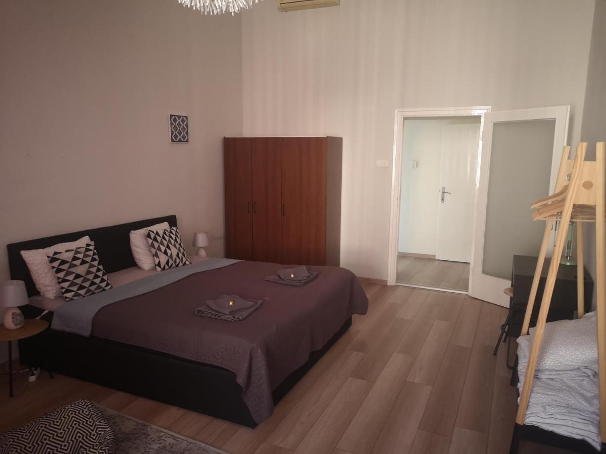 Palace - Belvarosi Apartman Эгер Экстерьер фото
