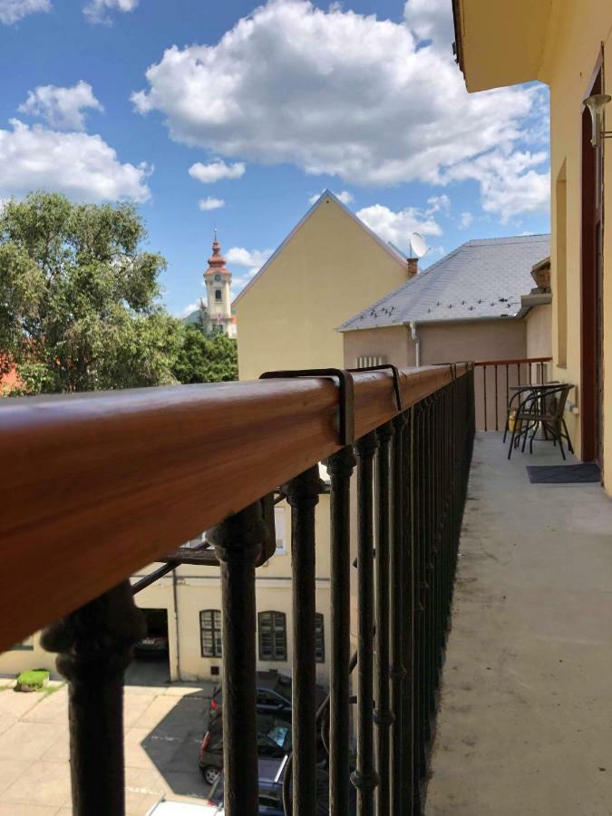 Palace - Belvarosi Apartman Эгер Экстерьер фото