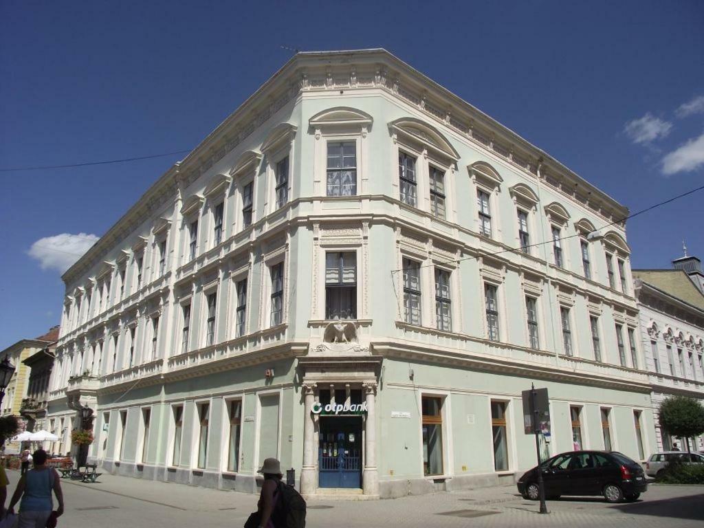 Palace - Belvarosi Apartman Эгер Экстерьер фото