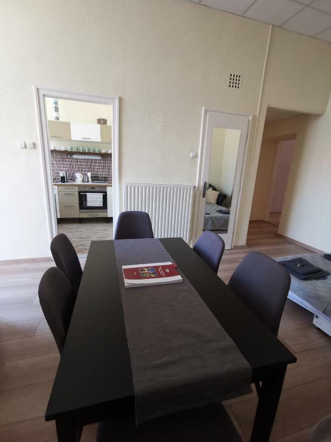 Palace - Belvarosi Apartman Эгер Экстерьер фото